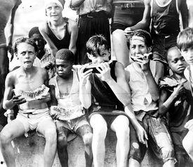 吃瓜拍照犯法吗,法律边界与拍照自由