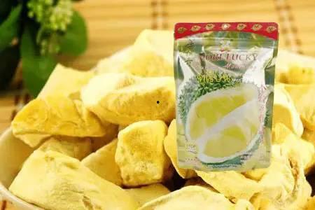 泰国网红吃芒果干,芒果干大胃王，美味与挑战并存